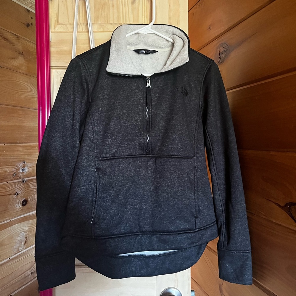 NorthFace quarter zip pullover